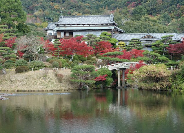 毛利氏庭園の紅葉