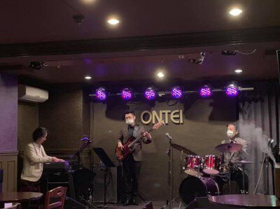 Happy Jazz Live　Dr小畑孝廣Trio + Vo伊藤綾（4月）