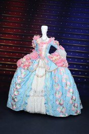 神戸ファッション美術館開館25周年記念「華麗なる宝塚歌劇衣装の世界」