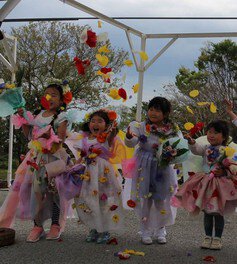 淡路島国営明石海峡公園　キッズ花のファッションショー