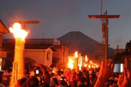【2020年中止】吉田の火祭り・すすき祭り