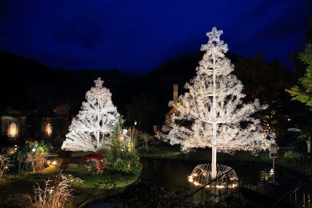 クリスタル・イルミネーション ─陽光と風に輝くクリスマス─ 箱根ガラスの森美術館