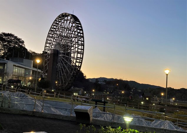 「かわはく」日本一の大水車をライトアップ 埼玉県立川の博物館