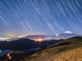 夜間特別運行の箱根 駒ヶ岳ロープウェーよりの眺め「箱根宙旅」